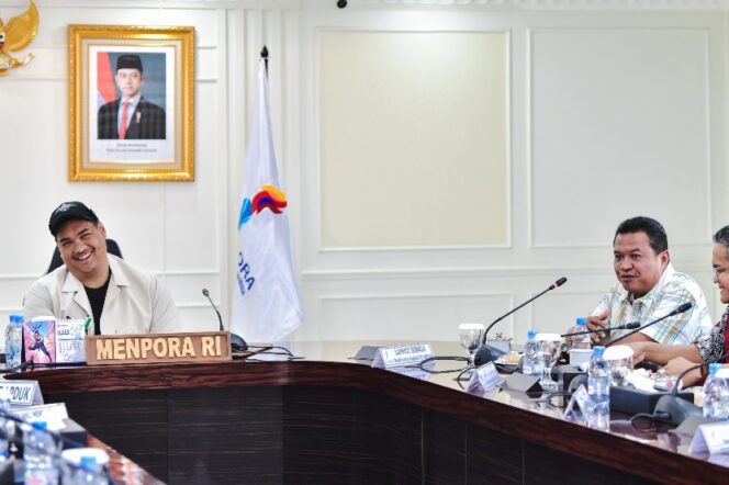 
 Menpora Dito Dukung Danau Toba Jadi ‘Patagonia’-nya Asia