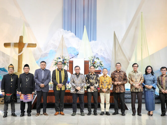 
 Gubernur DKi Jakarta Pramono Hadiri Perayaan HUT ke 75 PGI di GKI Pondok Indah